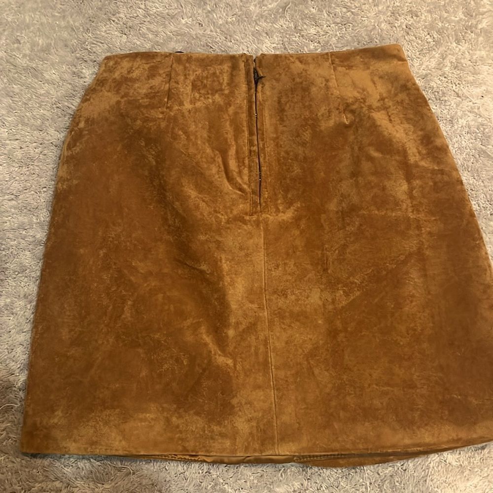 NWT BlankNYC faux suede Carmel mini skirt. Size 25 - Picture 6 of 7
